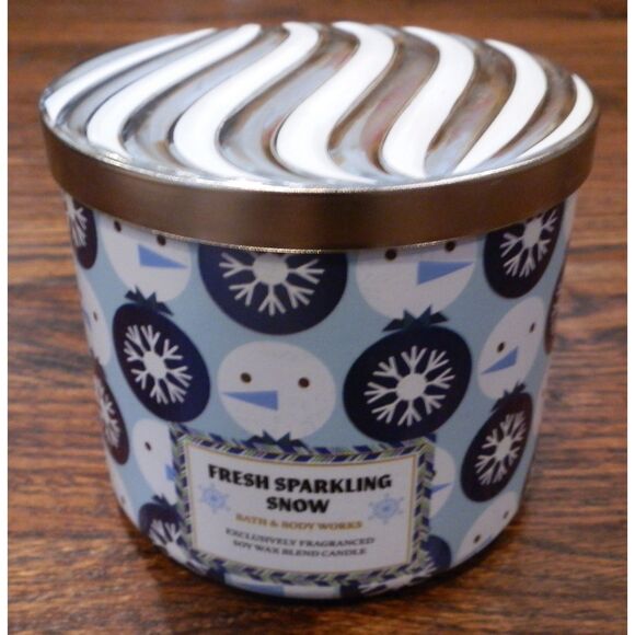 Bath & Body Works Fresh Sparkling Snow Soy Wax Blend Scented Candle 14.5oz NEW - Picture 1 of 3